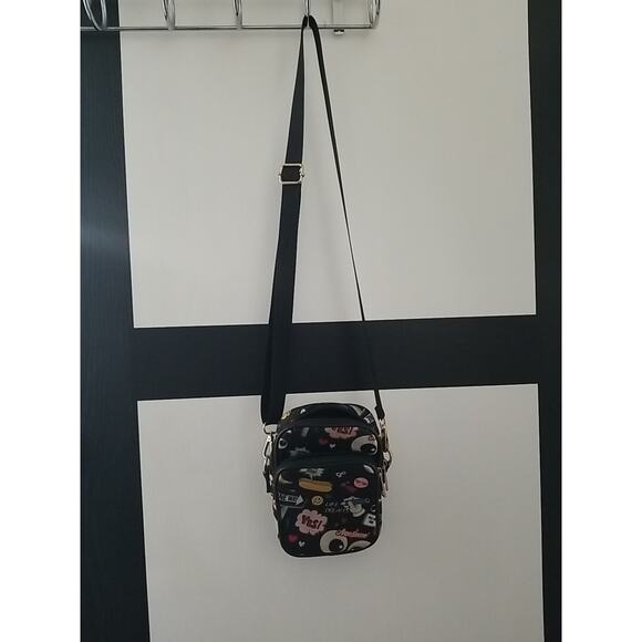 Like Dreams Crossbody Bag Black Outside Zip Pocket - Picture 5 of 8